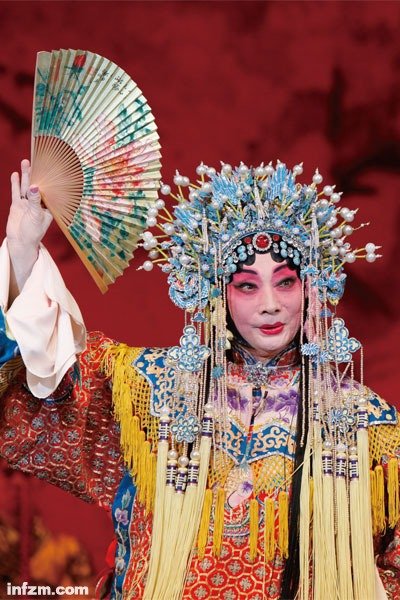 京劇大師梅葆玖:京劇要求變 交響3D都是京劇