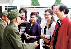 藝術家在延安開展文藝志愿服務活動