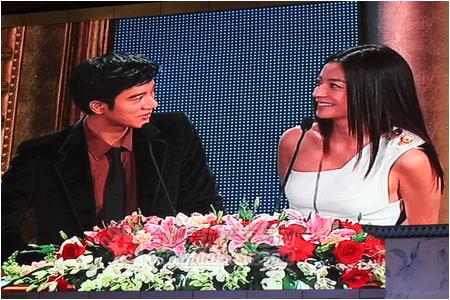 合房網(wǎng)直擊頒獎(jiǎng)禮：大片陪跑 金雞獎(jiǎng)成冷門獎(jiǎng)