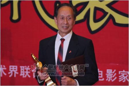 合房網(wǎng)直擊頒獎(jiǎng)禮：大片陪跑 金雞獎(jiǎng)成冷門獎(jiǎng)