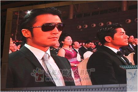 合房網(wǎng)直擊頒獎(jiǎng)禮：大片陪跑 金雞獎(jiǎng)成冷門獎(jiǎng)