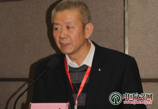 敦煌市文聯(lián)主席朱鋌發(fā)言 中國(guó)文藝網(wǎng) 吳月玲 攝